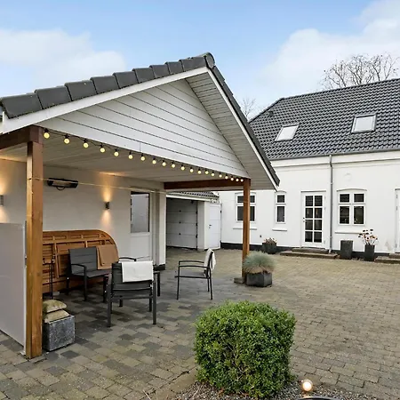 بيت للعطل 3 Bedroom Stunning In Rødby